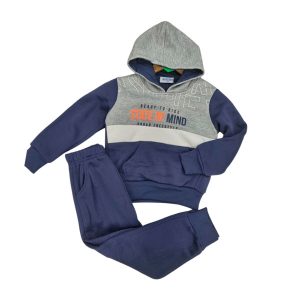 Conjunto varón con felpa