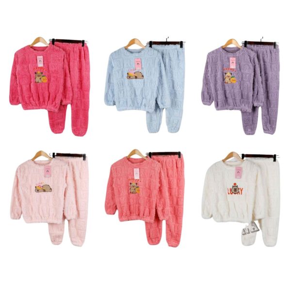 PIJAMA CAPIBARA CON PELUCHE