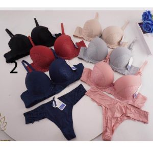 Conjunto colaless